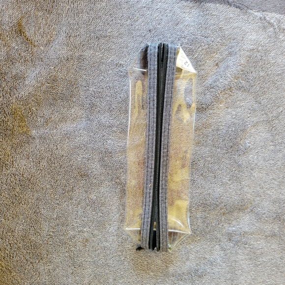 Thirty-One Get Creative Slim Pouch - Picture 2 of 3